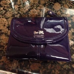 HOLD COACH Patent Leather Medium Madison Wallet