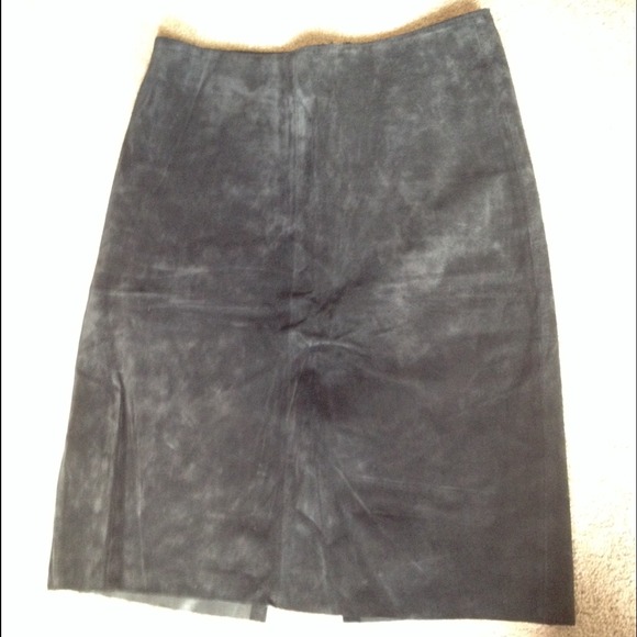 💥Arden B black suede skirt💥