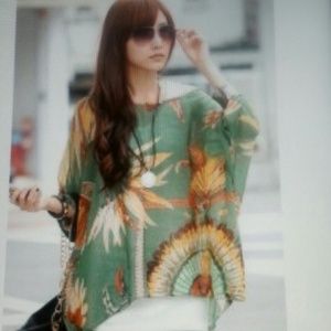 Scoop Neck Feather Print Chiffon Bohemian T-Shirt