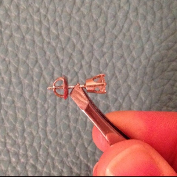Diamond earring in white gold - Picture 2 of 4