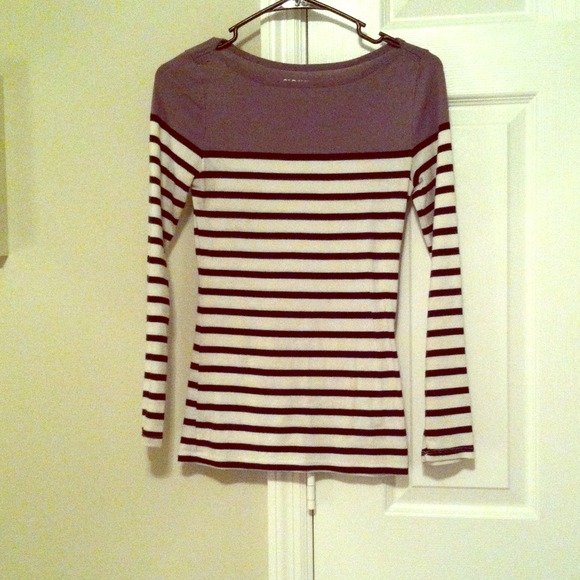 Old navy size small top.