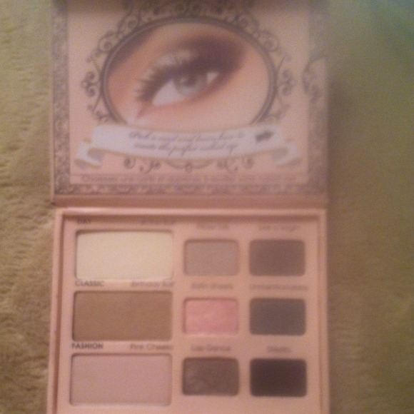 Benefit sexy eyeshadow palette
