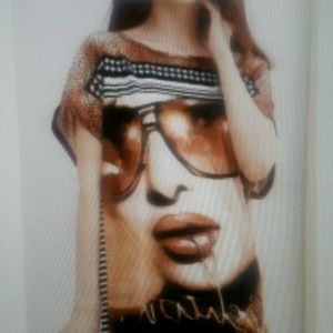 Portrait Print Scoop Neck Batwing T-shirt