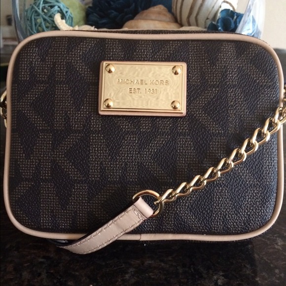 New Authentic Michael Kors Jet Set Crossbody