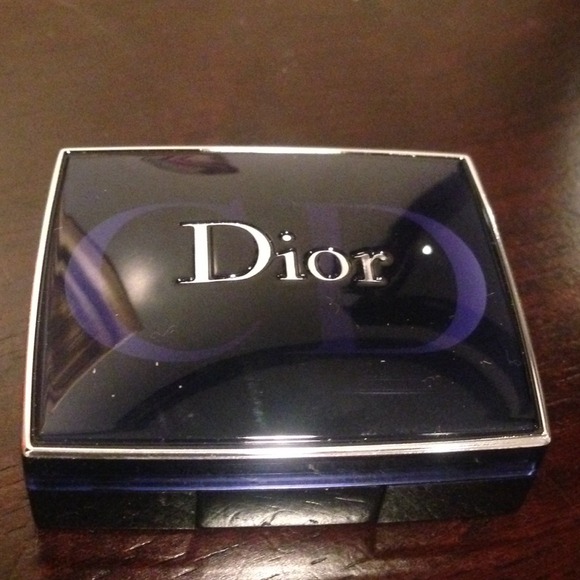 New Dior  eyeshadow palette not large small size