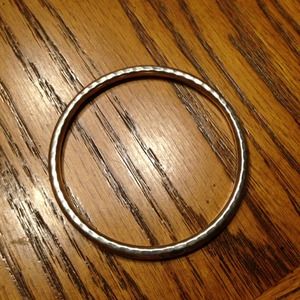 Bangle bracelet