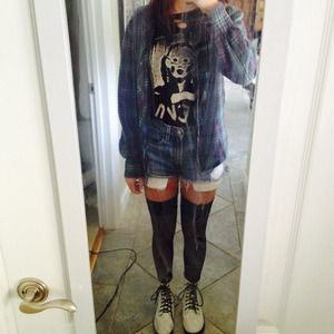 ✨TRADED✨UO "Devo" destroyed graphic tee