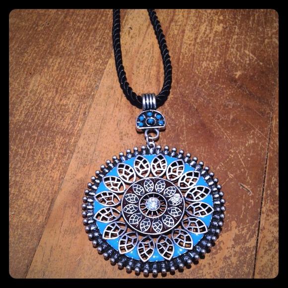 ✨BUNDLE✨Turquoise necklace & beaded bracelet