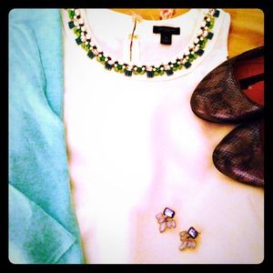 ✨💎Ann Taylor Jewel Encrusted Tank💎✨