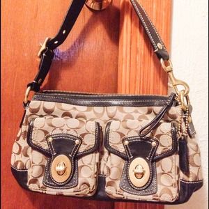 ❌SOLD OFFLINE❌Coach Legacy Turn Lock Shoulder Bag
