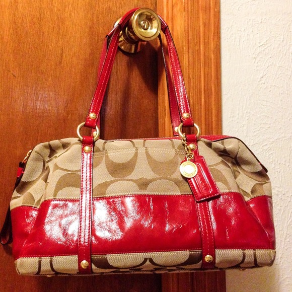 ✖️SOLD OFFLINE✖️Coach Signature Red Stripe Purse - Picture 1 of 1