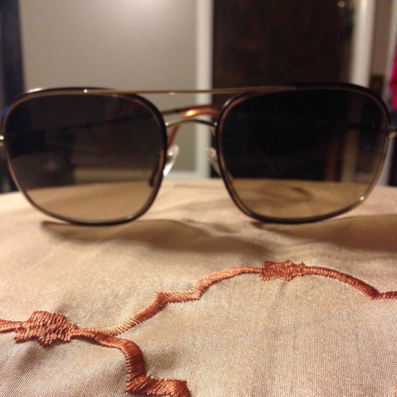 BURBERRY sunglasses.....AUTHENTIC!!!!