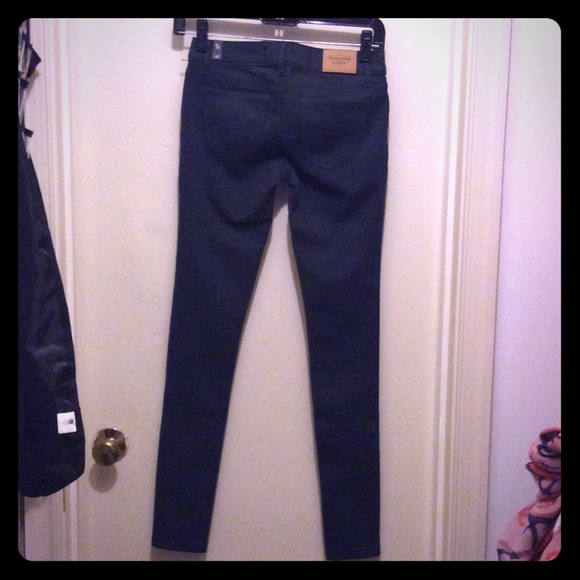 Abercrombie&Fitch Dark Gary Jeggings PP$17