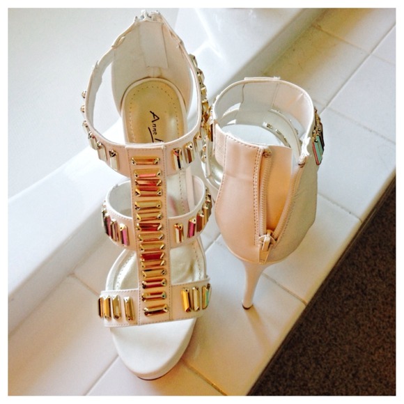 💕 Gorgeously Vegas Heels 💋 - Picture 3 of 4