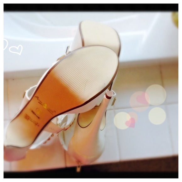 💕 Gorgeously Vegas Heels 💋 - Picture 4 of 4