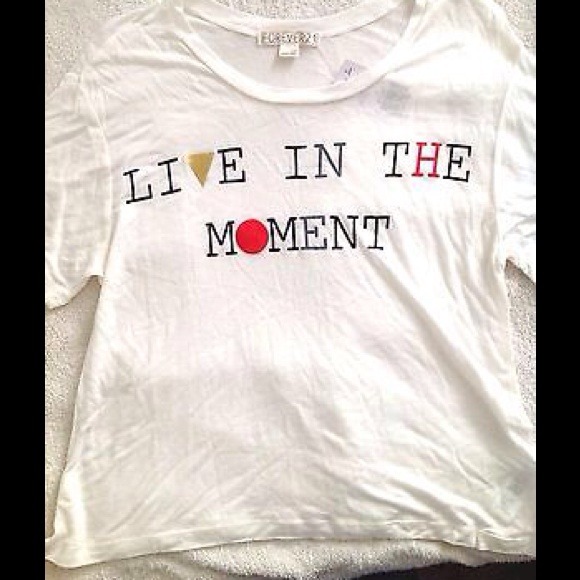 SOLD🚫 NEW! F21 Live In The Moment Relaxed Fit Top - Picture 2 of 4