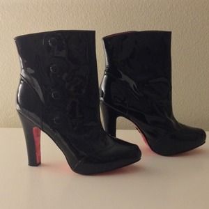 🎀 SALE Betsey Johnson Black Patent Boots 🎀