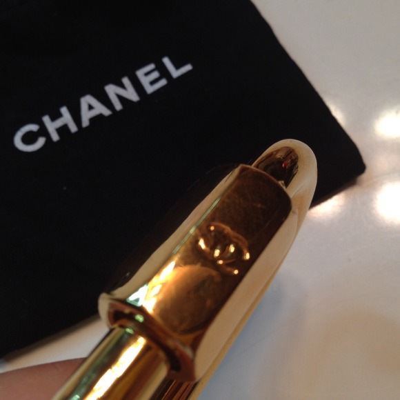 ⛔️️SOLD⛔️Auth CHANEL keychain ring charm carabiner - Picture 2 of 4