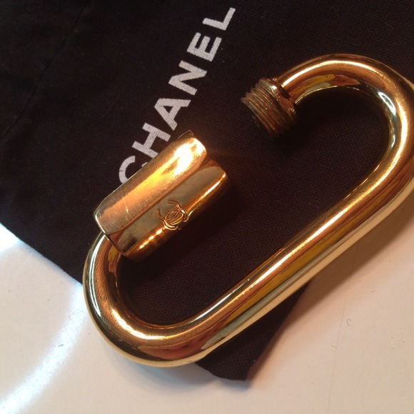⛔️️SOLD⛔️Auth CHANEL keychain ring charm carabiner - Picture 4 of 4