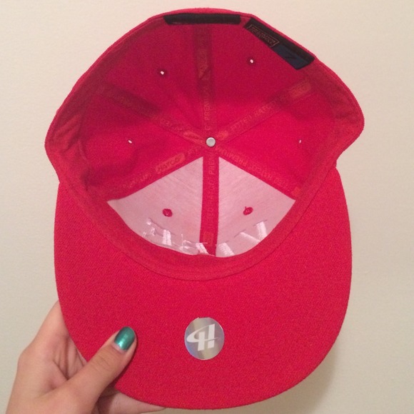 VIBE Snapback - Picture 3 of 3