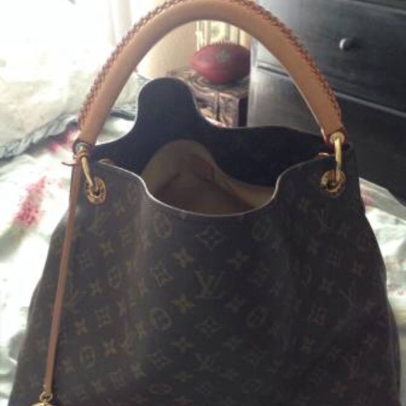 Louis Vuitton Artsy MM