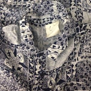 Vintage button down printed t