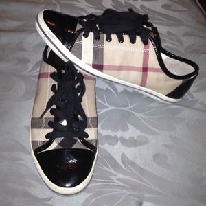 🎀AUTHENTIC BURBERRY SNEAKERS🎀