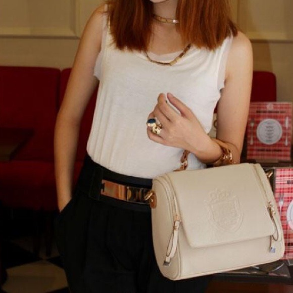 ❌SOLD❌NWOT Stylish versatile messenger bag