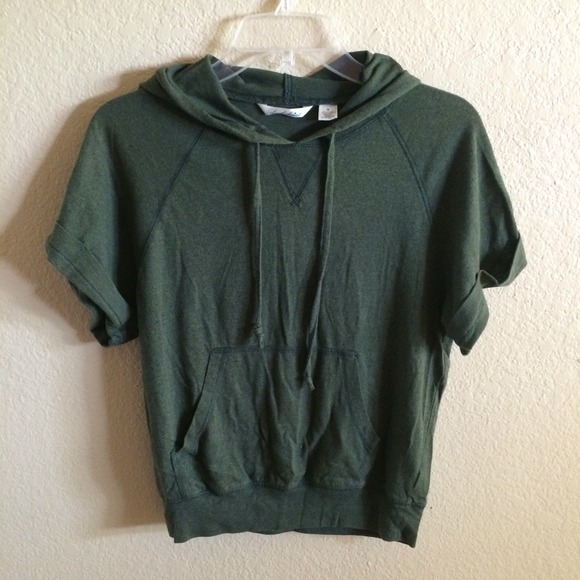 Green Hooded Shortsleeve Sweater