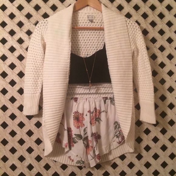 White Knit Cardi 3/4 Sleeve