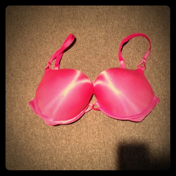 NWOT Victoria's Secret miraculous bra!