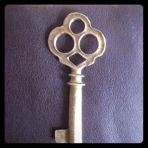 Bronze Skeleton Key Charm. NWT.3@$3ea, 5@$2ea