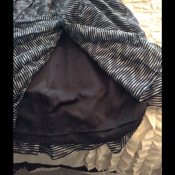 ⚓ Calvin Klein Skirt, Navy & White - Picture 3 of 4