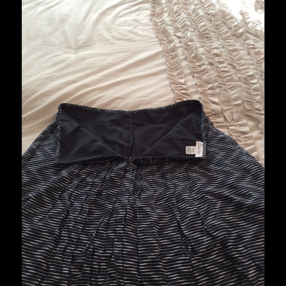 ⚓ Calvin Klein Skirt, Navy & White - Picture 4 of 4