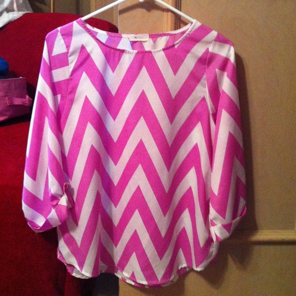 SOLD!!!!!!!!!! Pink and white chevron top!!!!