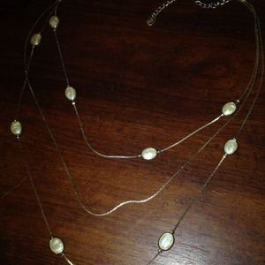 pretty silver necklace