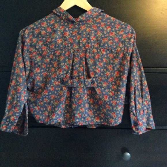SOLD HOST PICK✨SALE✨Free People cropped Buttondown - Picture 2 of 4