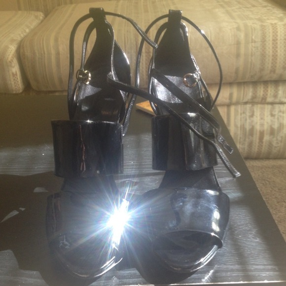 Gucci Hysteria heels! Reduced price!!