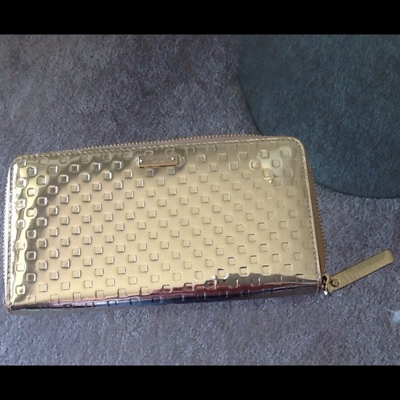 kate spade Clutches & Wallets - 🚫SOLD🚫 KATE SPADE METALLIC GOLD ZIPPER WALLET