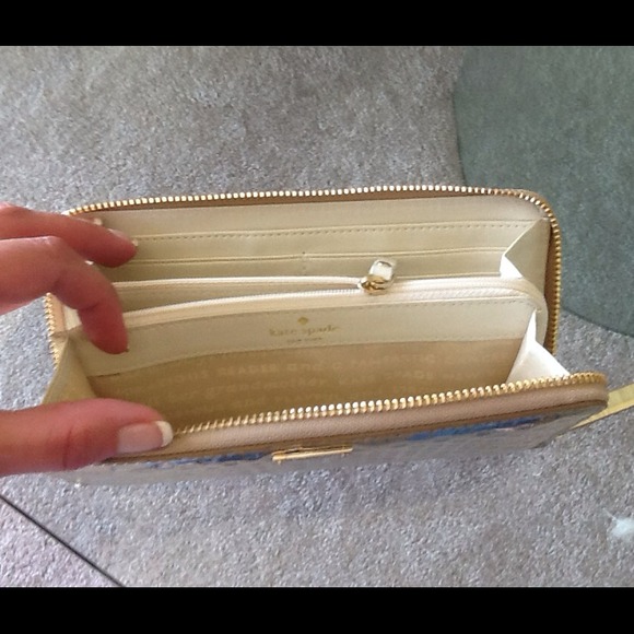 🚫SOLD🚫 KATE SPADE METALLIC GOLD ZIPPER WALLET - Picture 2 of 3
