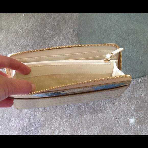 🚫SOLD🚫 KATE SPADE METALLIC GOLD ZIPPER WALLET - Picture 3 of 3