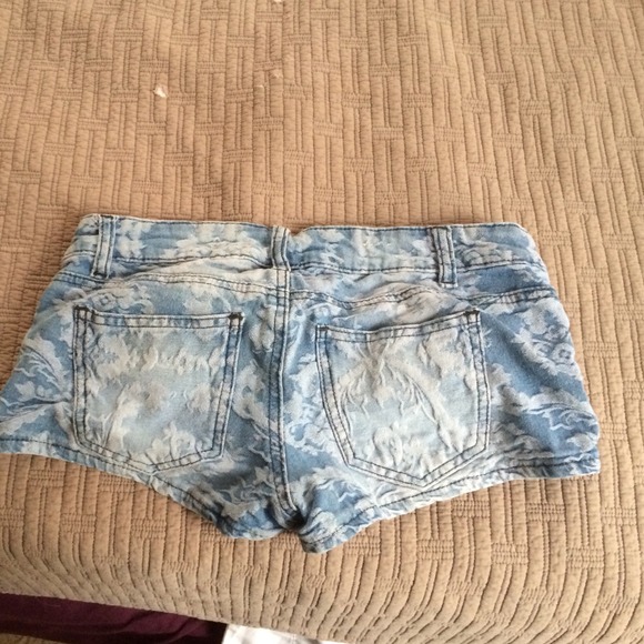 Shorts - Picture 2 of 2