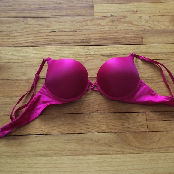 !Sold!! Victoria Secret bombshell bra