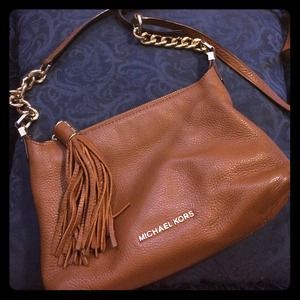 Micheal Kors Bedford tassle bag!💛👜