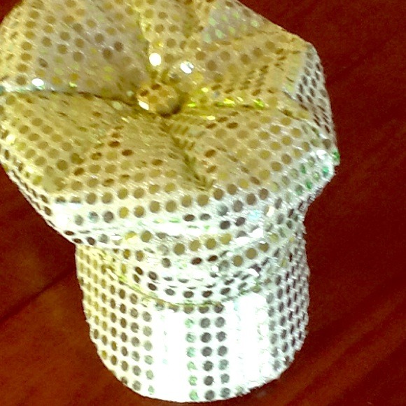 Light Green Sequin  Newsboy Party Hat.  🎈🎈🎊🎊.