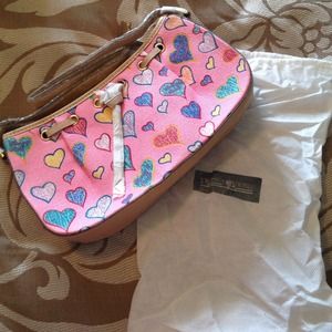 Dooney & Bourke heart hand bag