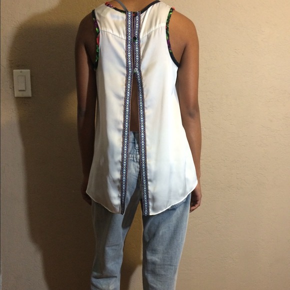 Top - Picture 4 of 4