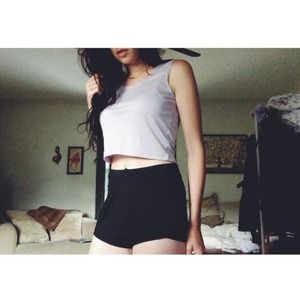 ❤️SOLD❤️ Lilac Crop Tank