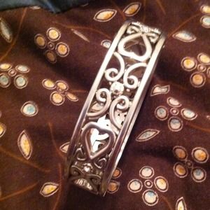 Heart hinge bracelet