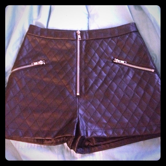 Tobi Pants - Tobi high waisted leather shorts